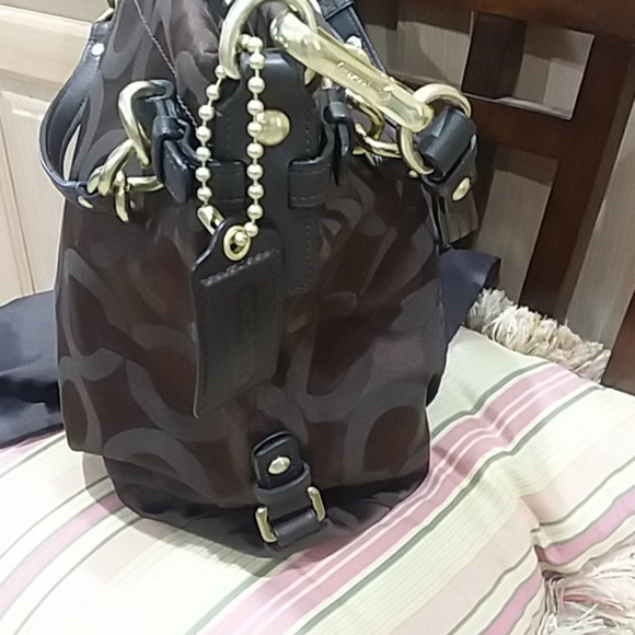 ❤️‍🔥BNWOT COACH Optic Satchel!! - Picture 11 of 12